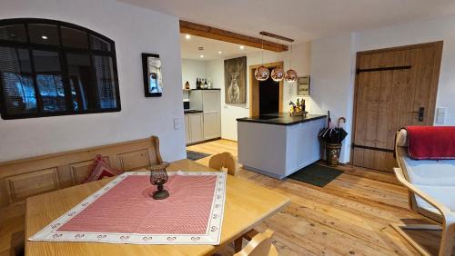 Steingaden Apartment | Steingaden-Urspring Ferienwohnung Bergzeit im Fuchsbau