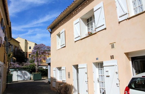Sanary-sur-Mer House | "StellaHome - l'Enclos" Quiet Village House. Near port and beach. GARAGE