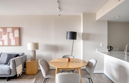 Court House Apartment | Stellar Clarendon 1BR w/Pool, Gym & Squash, nr Dining, by Blueground
