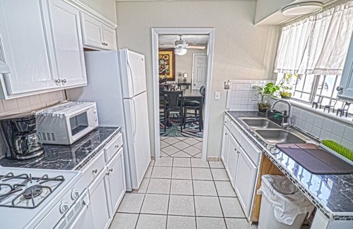 El Paso House | Stellar location 3 bedroom, 3 bath, sleeps 10