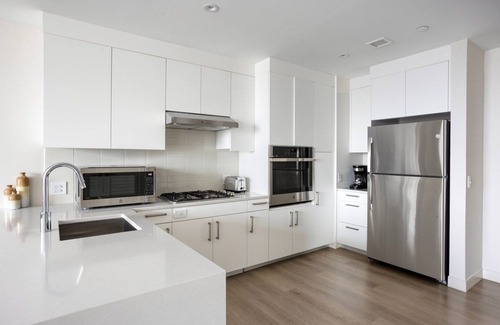 West End Apartment | Stellar North Station 1BR w/Gym & W/D, nr Dining & Shops, by Blueground