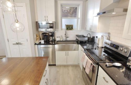 Petworth Apartment | Stellar Stay by Petworth Metro