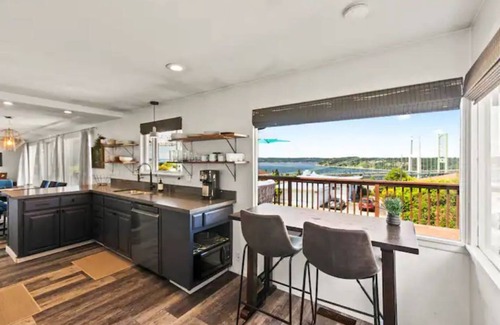 West End House | Stellar views of the Bay & the Olympics