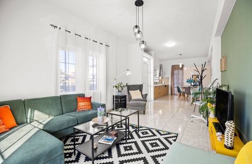 Kato Galatas Apartment | Stellaris Luxury Peaceful Apt 5 min walk to Kalamaki Beach and 5 kms to Chania