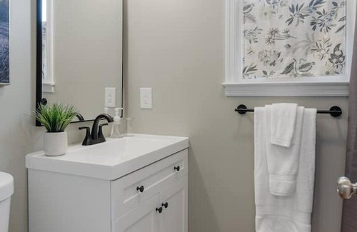 Hendersonville House | Step into a newly revitalized haven, primed for you to make it your own!