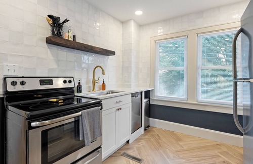 Clintonville Apartment | Step into Delilah, this idyllic Clintonville remodel. Top Neighborhood of 2023.