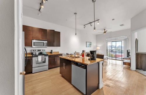 Oak Lawn Apartment | Step into luxury at 4123 Cedar Springs and let your worries slip away