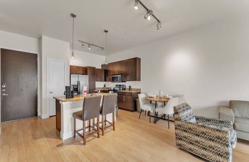 Oak Lawn Apartment | Step into luxury at 4123 Cedar Springs and let your worries slip away