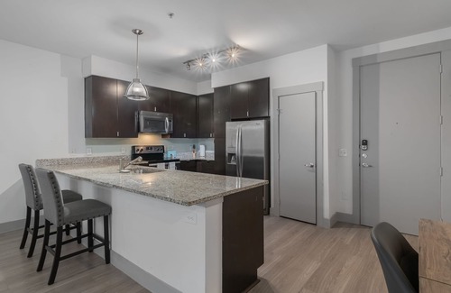 Oak Lawn Apartment | Step into luxury at 4123 Cedar Springs and let your worries slip away