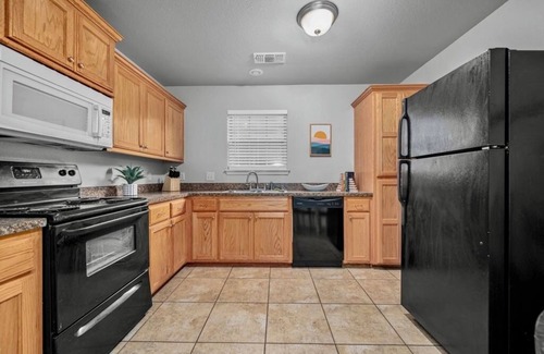 Fort Smith Apartment | Step into Modern! Lux, great location!