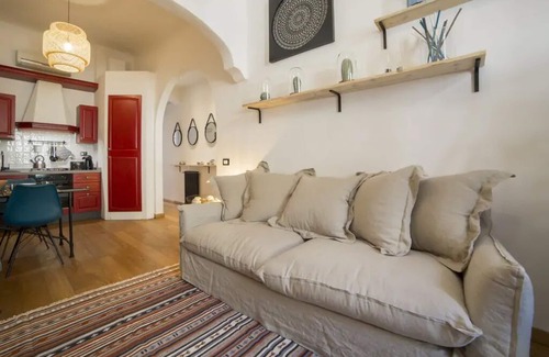 Duomo Apartment | Step to Duomo and All the Sights from Refurbished Apartment