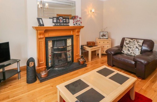 Milltown Cottage | STEPHEN'S COTTAGE, pet friendly in Killorglin, County Kerry