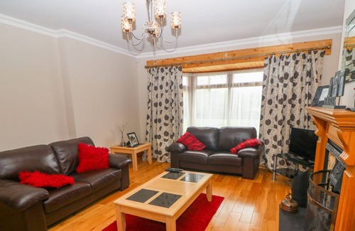 Milltown Cottage | STEPHEN'S COTTAGE, pet friendly in Killorglin, County Kerry