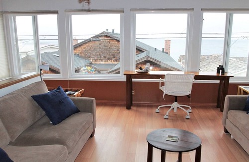 Pacific Grove House | Steps away from Lover's Point Beach