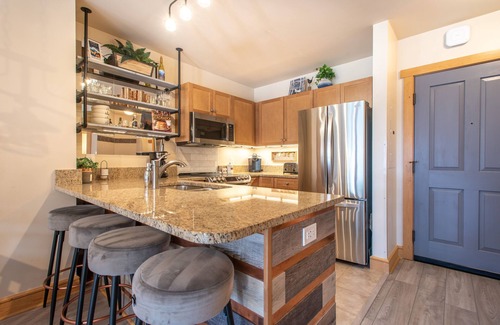 East Village at Copper Condo | Steps away from Super Bee Lift, wifi, underground parking