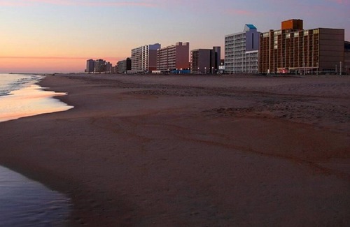 Dam Neck Resort | Steps away from beach, awesome boardwalk, fun filled shopping and attractions.
