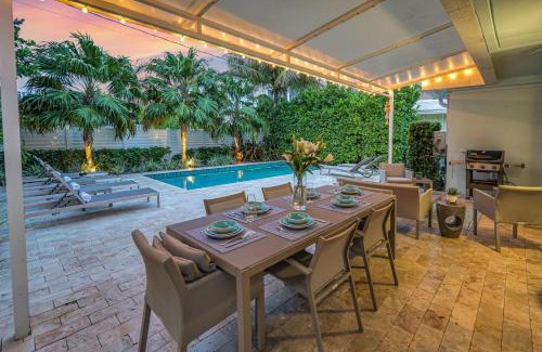 Birch Park Finger Streets House | Steps from Beach Heated Pool Gulf Stream Key RESlDENCES