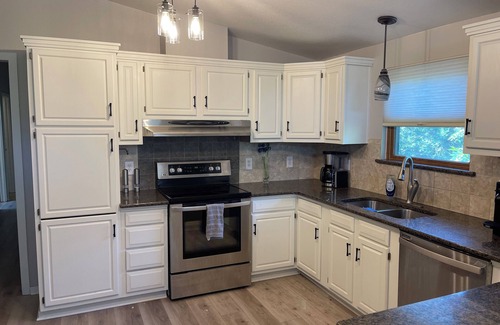 Lyons House | Steps from downtown Lyons and within 30 minutes from Estes Park or Allenspark.