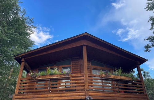 Lyons House | Steps from downtown Lyons and within 30 minutes from Estes Park or Allenspark.