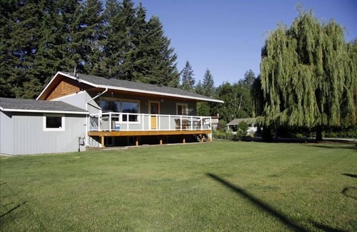 Blind Bay House | Steps from Shuswap Lake 'Blind Bay Vacation Rental'
