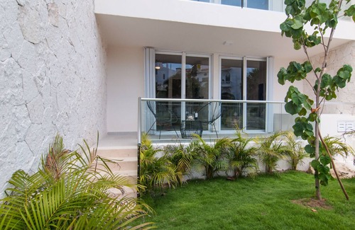 Akumal Condo | Steps from the Beach Garden Condo