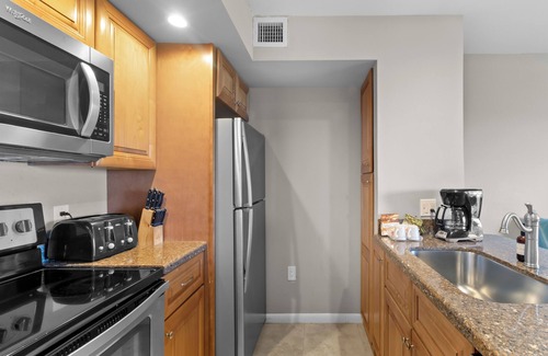 Tavernier Apartment | Steps From The Beach! 4 Ocean View Units, Outdoor Pool, Near Ocean Reef Club!