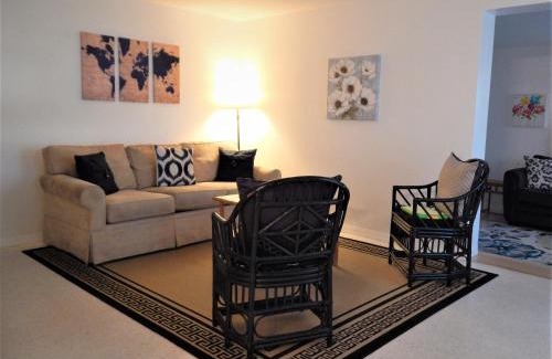 Holmes Beach House | Steps from the Gulf of Mexico II