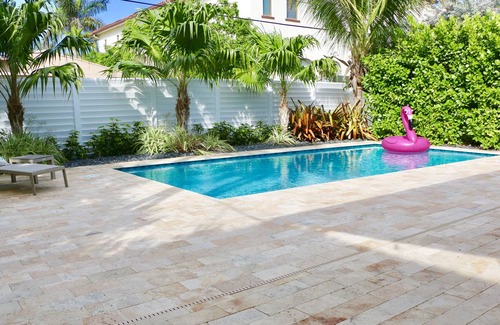Birch Park Finger Streets House | Steps from the sand!