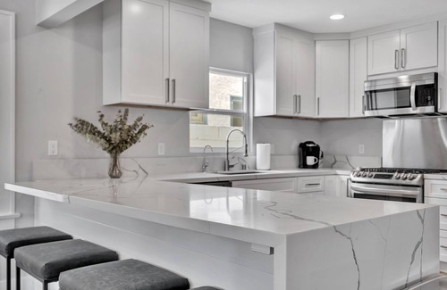 Belmont Shore House | Steps to 2nd Street Dining and Shopping, Entire House In Belmont Shore