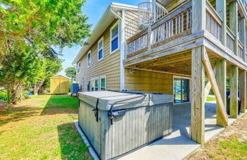 Emerald Isle House | Steps to Beach Bright Emerald Isle Retreat