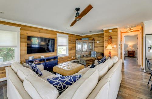 Emerald Isle House | Steps to Beach Bright Emerald Isle Retreat