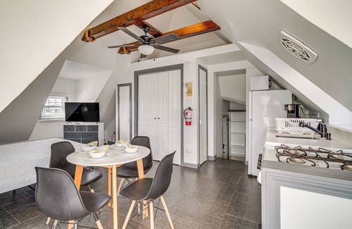 North End Apartment | Steps to Beach: Couple's Retreat in Ocean City!
