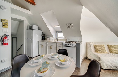 North End Apartment | Steps to Beach: Couple's Retreat in Ocean City!