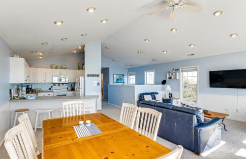 Emerald Isle House | Steps to Beach Emerald Isle Home with Deck!