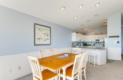Emerald Isle House | Steps to Beach Emerald Isle Home with Deck!