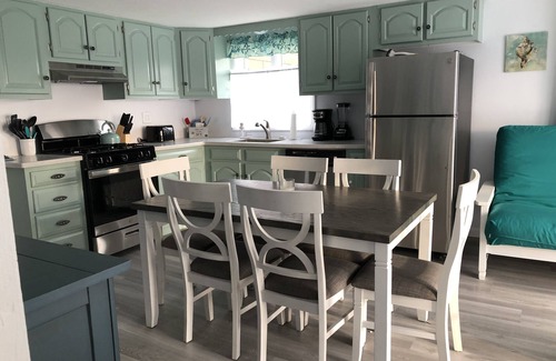 Salisbury Apartment | Steps to Beach Entrance #7, 1st floor, 2 Bedrooms, King Bed, Private deck/grill