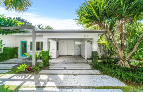 Birch Park Finger Streets House | Steps to Beach Heated Pool Sugar Key Resldences