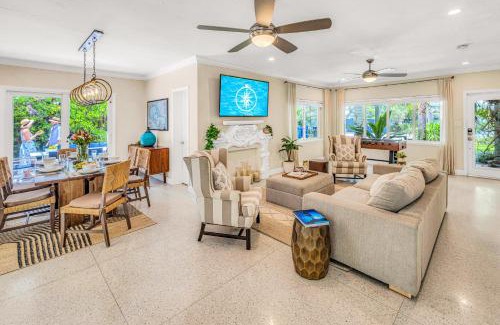 Birch Park Finger Streets House | Steps to Beach Heated Pool 2 Houses together Sugar Key RESlDENCES