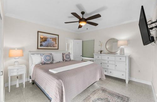 Birch Park Finger Streets House | Steps to Beach Heated Pool 2 Houses together Sugar Key RESlDENCES