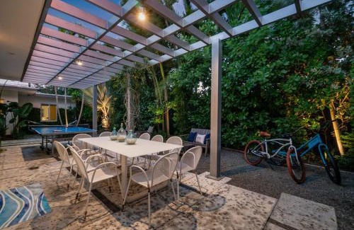 Birch Park Finger Streets House | Steps to Beach Heated Pool 2 Houses together Sugar Key RESlDENCES