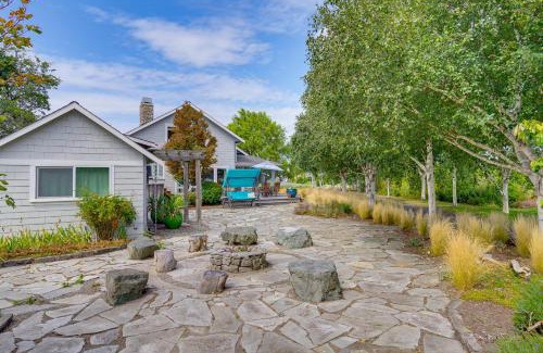 Oak Harbor House | Steps to Beach Home with Hot Tub in Oak Harbor!