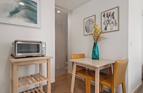 Summerland House | Steps to Beach & Town! Ocean Views! Ideal Studio!