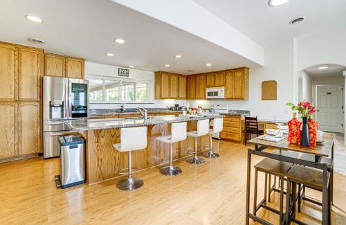 Lakeport House | Steps to Clear Lake Hot Tub Haven in NorCal!