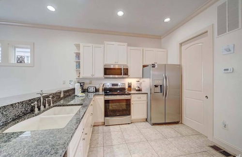 Crescent Beach House | 🌊Steps to Community Pool-Pet Friendly-350yds to Beach-4BR Blue Lagoon🌊