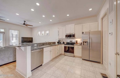Crescent Beach House | 🌊Steps to Community Pool-Pet Friendly-350yds to Beach-4BR Blue Lagoon🌊