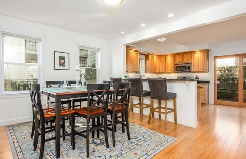 Newburyport House | Steps to Downtown | Rooftop Deck | Flexible Stay