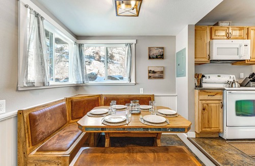 Drake Cabin | Steps to Estes Lake: Mtn-View Hideaway w/Hot Tub!