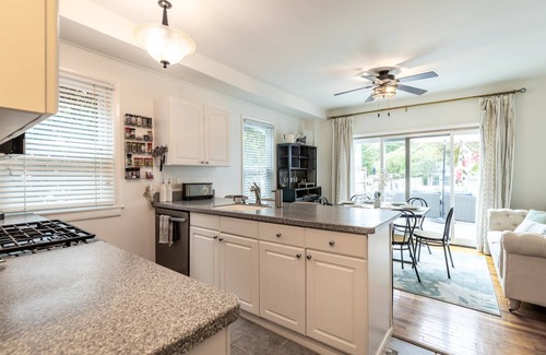 Eastport House | Steps to Marinas & Shops w Parking in Eastport