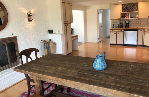 Falmouth House | Steps to Ocean Beach, Walk to Falmouth Village, Renovated!