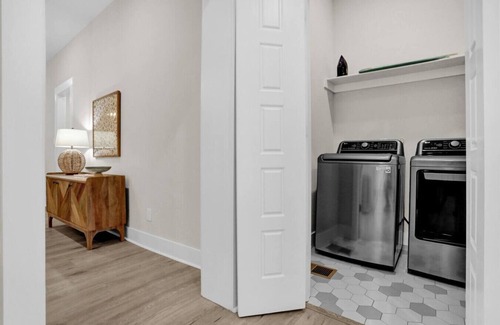 Midtown Apartment | Steps to Overton Square | 100 Yr Old Historic Apt